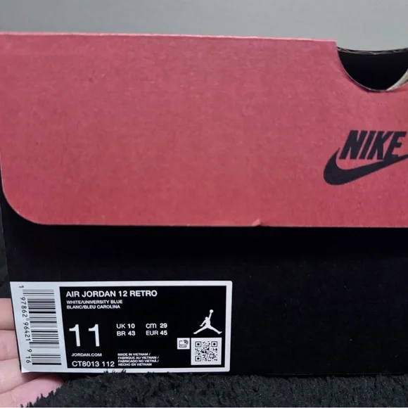 mens retro jordan 12s, university blue - Picture 5 of 5